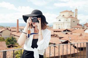 girl-photographer-travel